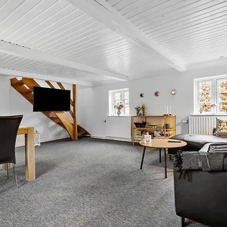 4 Bedroom Awesome In