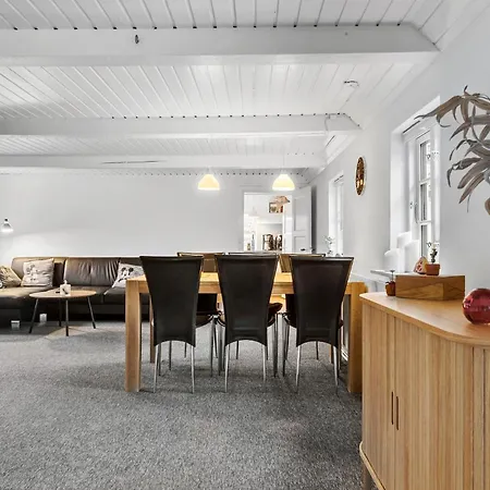 Дом отдыха 4 Bedroom Awesome In