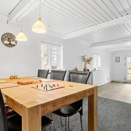 Feriehus 4 Bedroom Awesome In