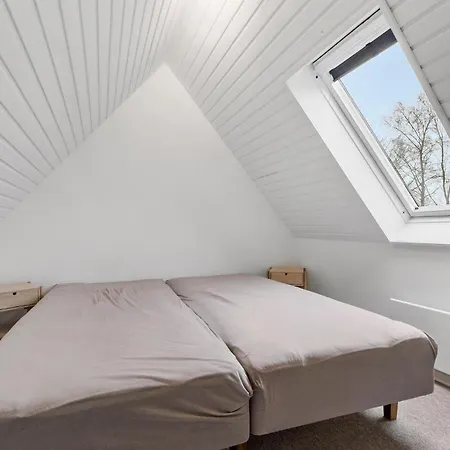 4 Bedroom Awesome In Dom wakacyjny Grenå