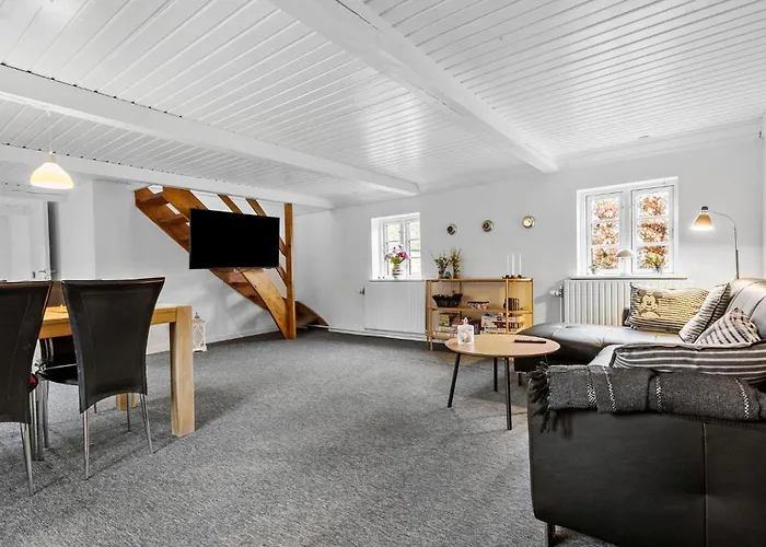 4 Bedroom Awesome In