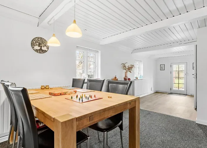 Semesterbostad 4 Bedroom Awesome In